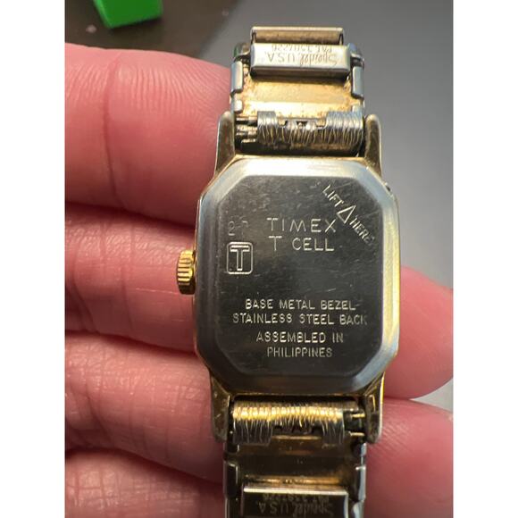Vintage T Cell Timex women’s watch gold tone - Picture 5 of 7